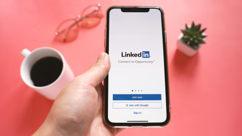 How to use the boolean search on LinkedIn?